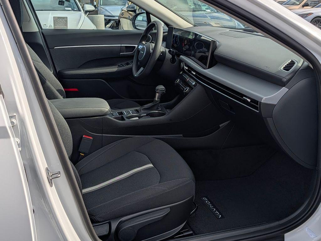 2026 Hyundai Sonata SE - Photo 9