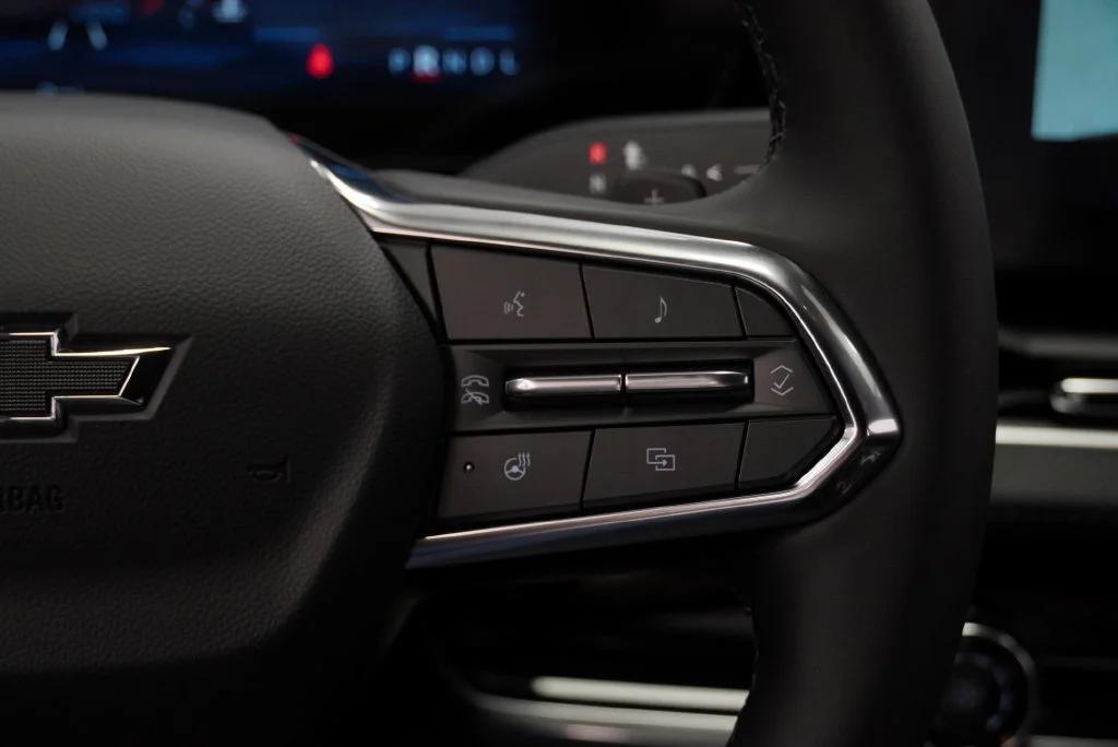New 2027 Mosaic Black Metallic Chevrolet LT image 21