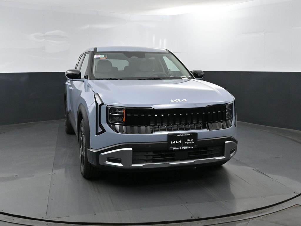 New 2027 Pale Gray Kia S image 2
