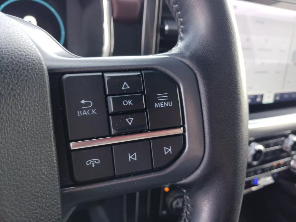Used 2023 White Ford Lariat image 36