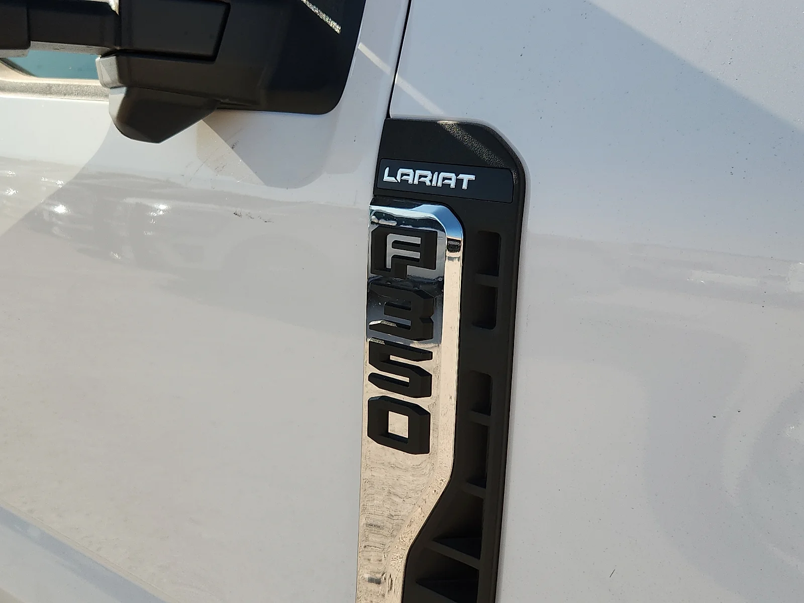 New 2026 Oxford White Ford Lariat image 10