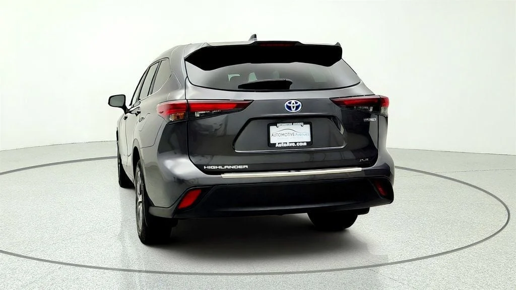 Used 2024 Magnetic Gray Metallic Toyota Hybrid XLE AWD w/ Roof Cross Bars image 6