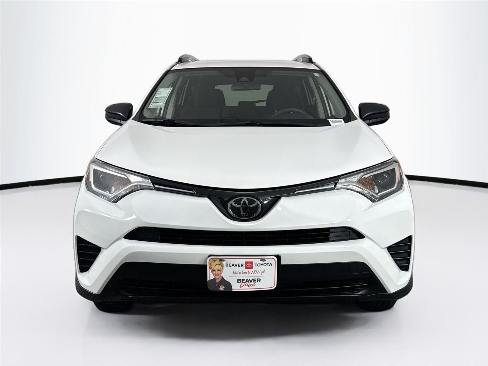 Used 2018 Super White Toyota LE image 7