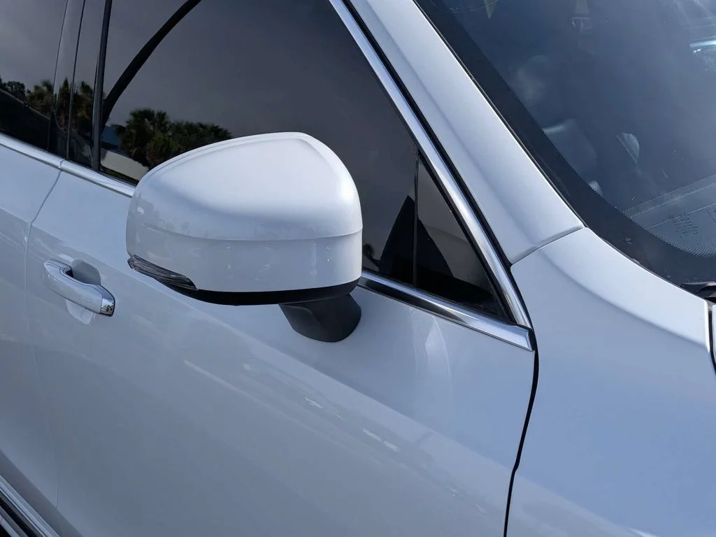Used 2021 White Volvo T6 Inscription image 10