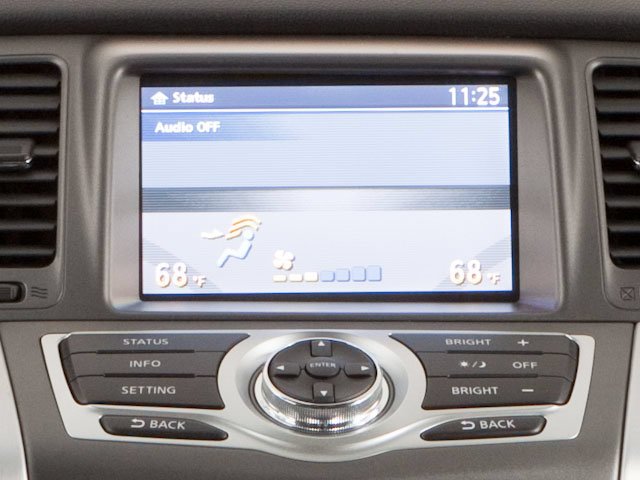 Used 2013 Super Black Clearcoat Nissan LE image 22