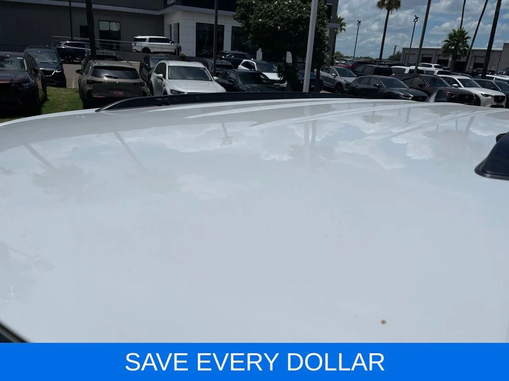 Used 2025 White Jeep Laredo image 21