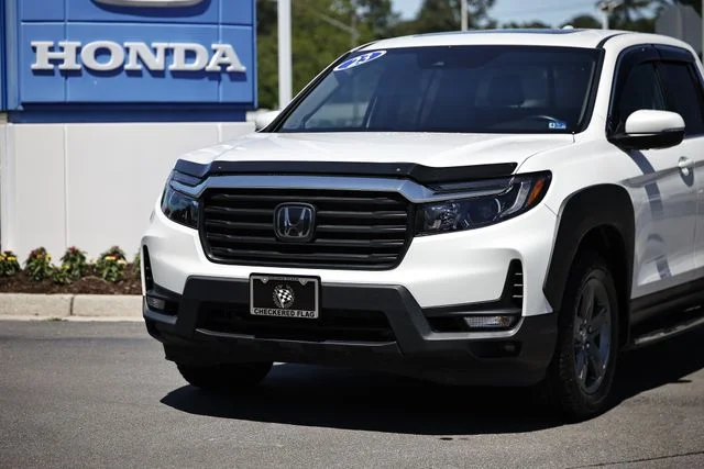 Used 2023 Platinum White Pearl Honda RTL image 2