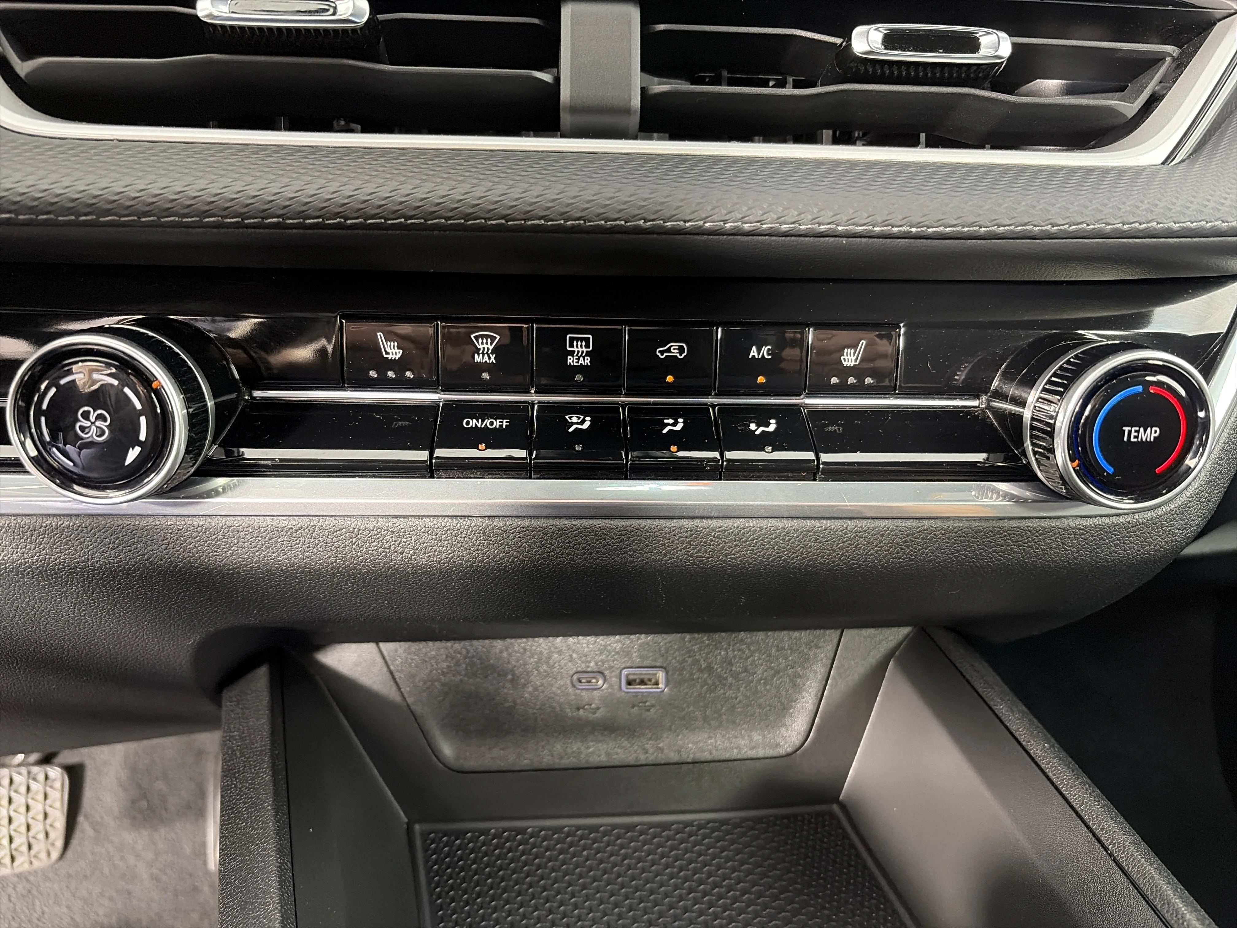 2025 Chevrolet Equinox LT - Photo 22