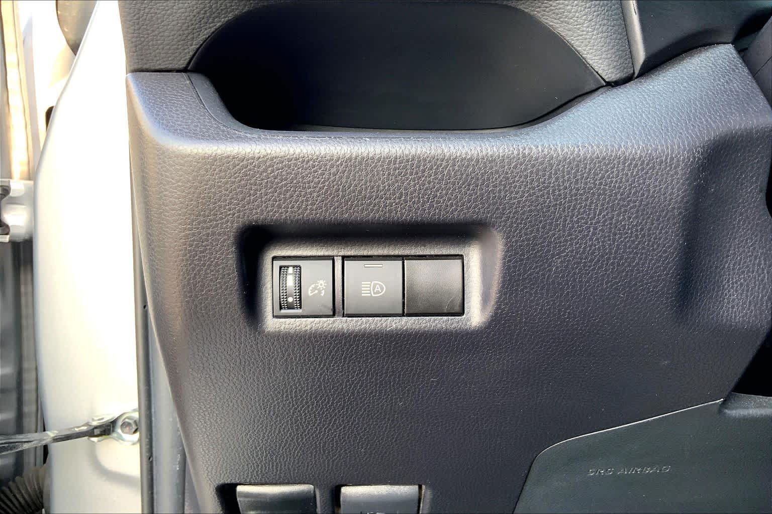 Used 2025 Silver Sky Metallic Toyota XLE image 33
