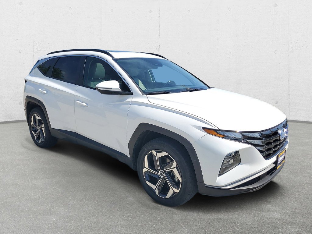Used 2024 White Hyundai SEL image 2
