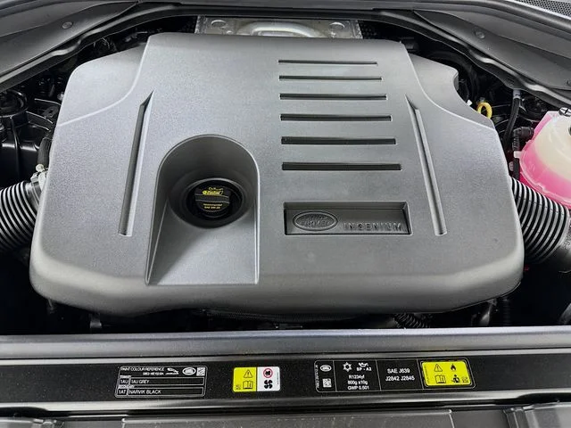 New 2026 Carpathian Grey Land Rover SE image 32