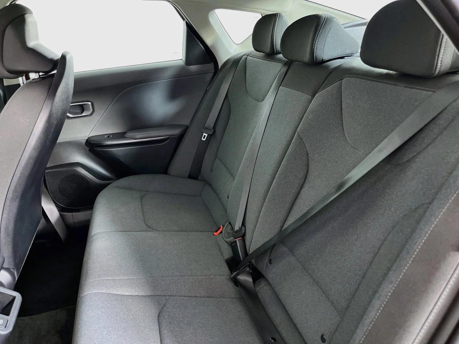 Used 2025 Red Kia LXS image 24