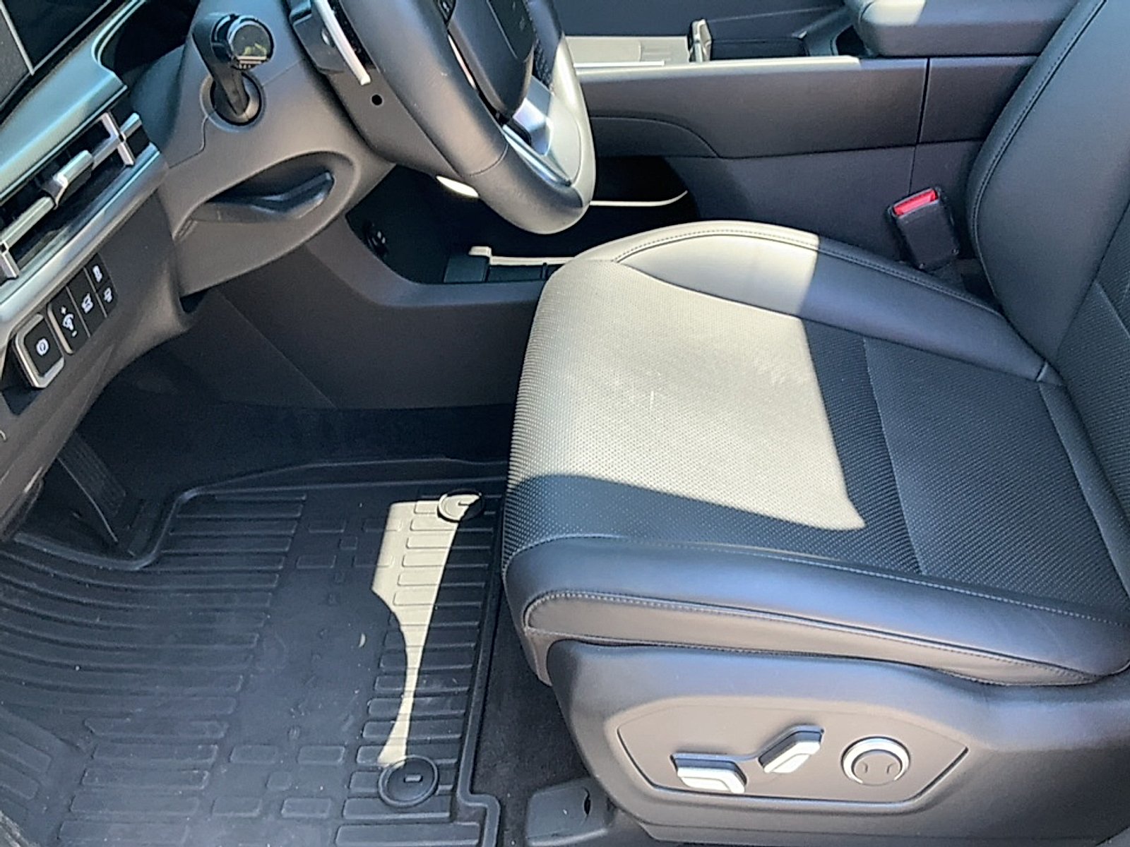 Used 2024 Phantom Black Hyundai XRT image 14