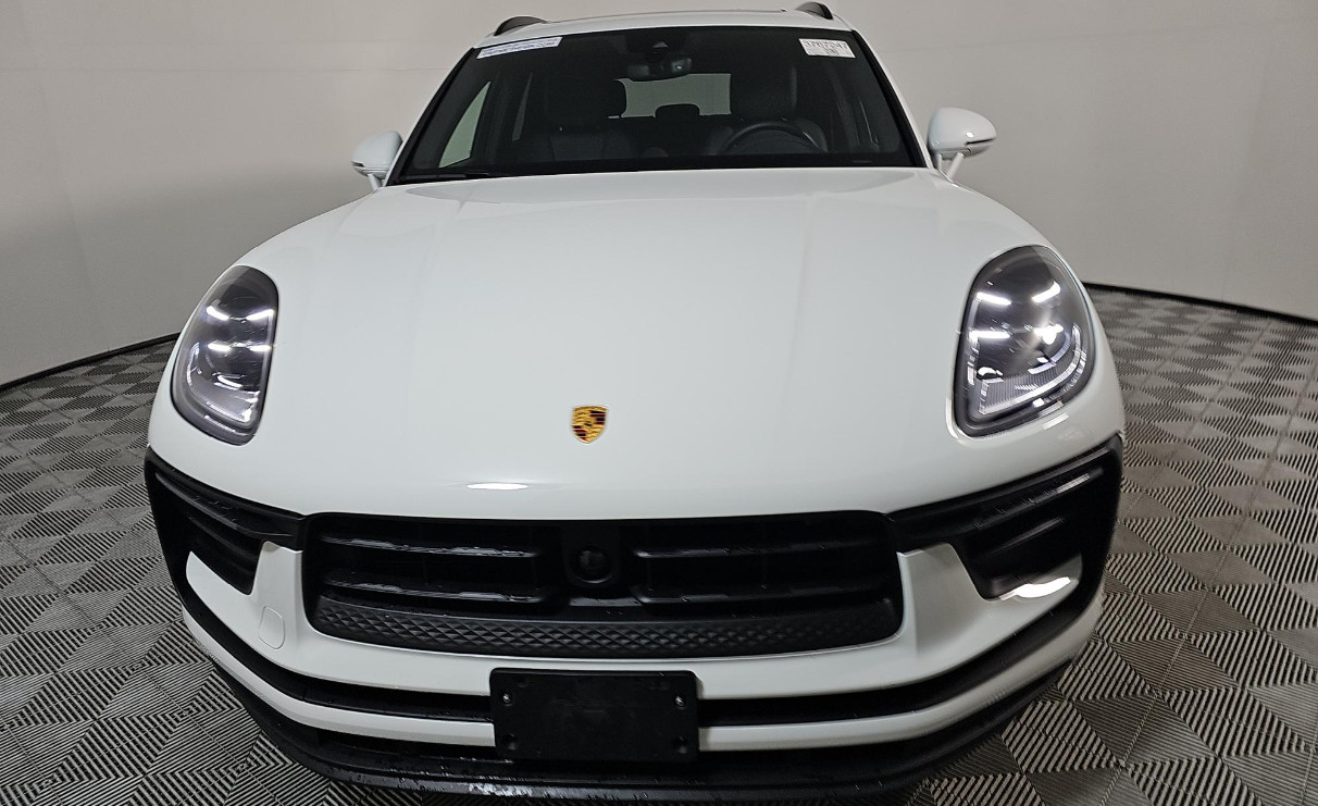 Used 2023 White Porsche Base image 7