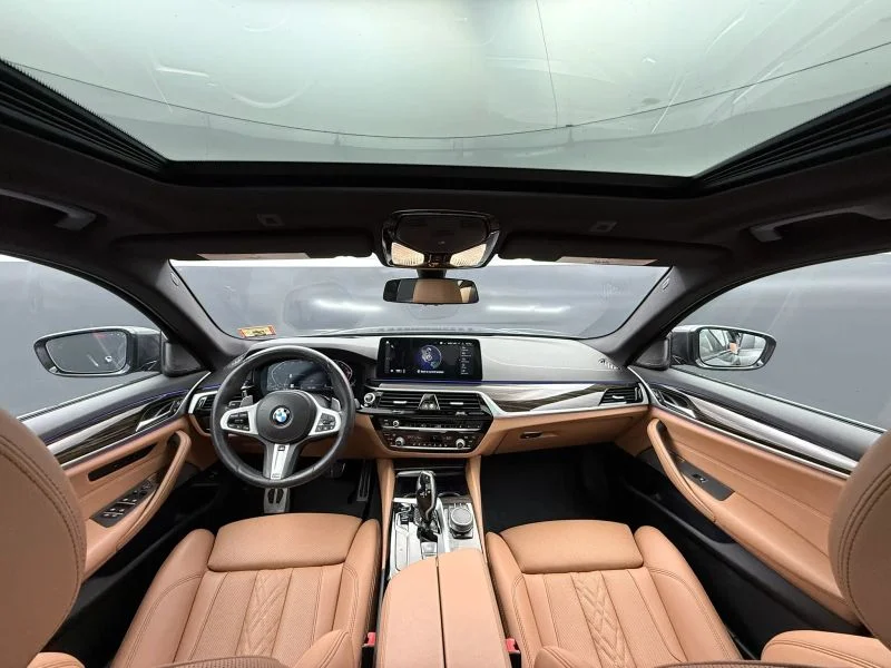 Used 2022  BMW 540i xDrive Sedan 4D image 28