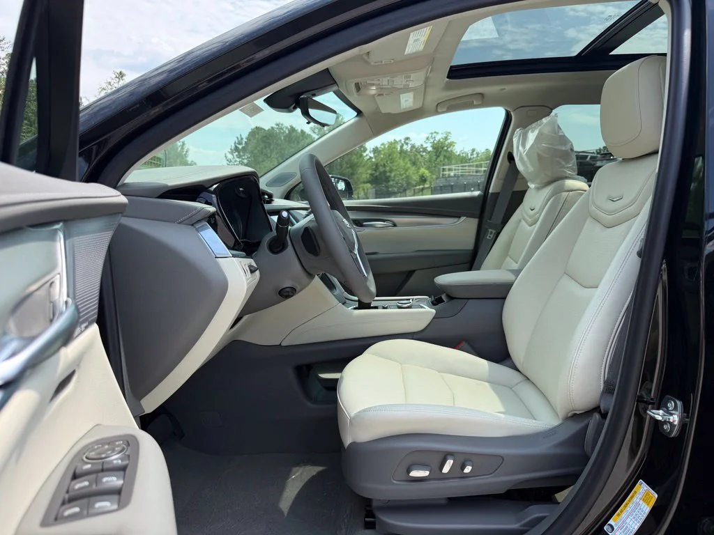 Used 2026 Stellar Black Metallic Cadillac Premium Luxury image 18