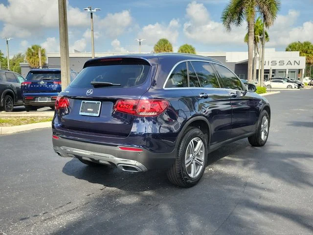 Used 2021 Blue Mercedes-Benz GLC 300 image 4