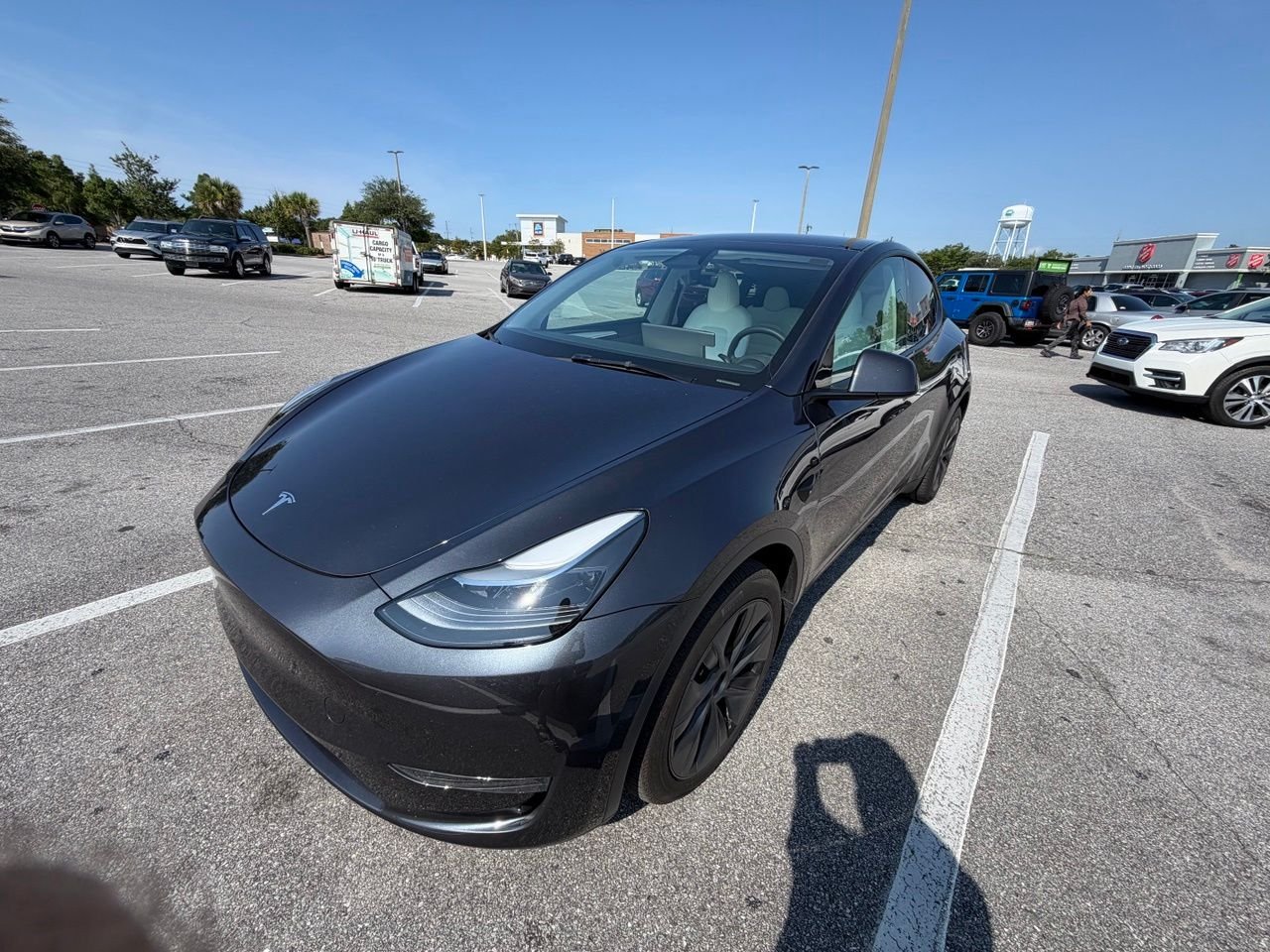 2025 Tesla Model Y Long Range Dual Motor All-Wheel Drive's photo