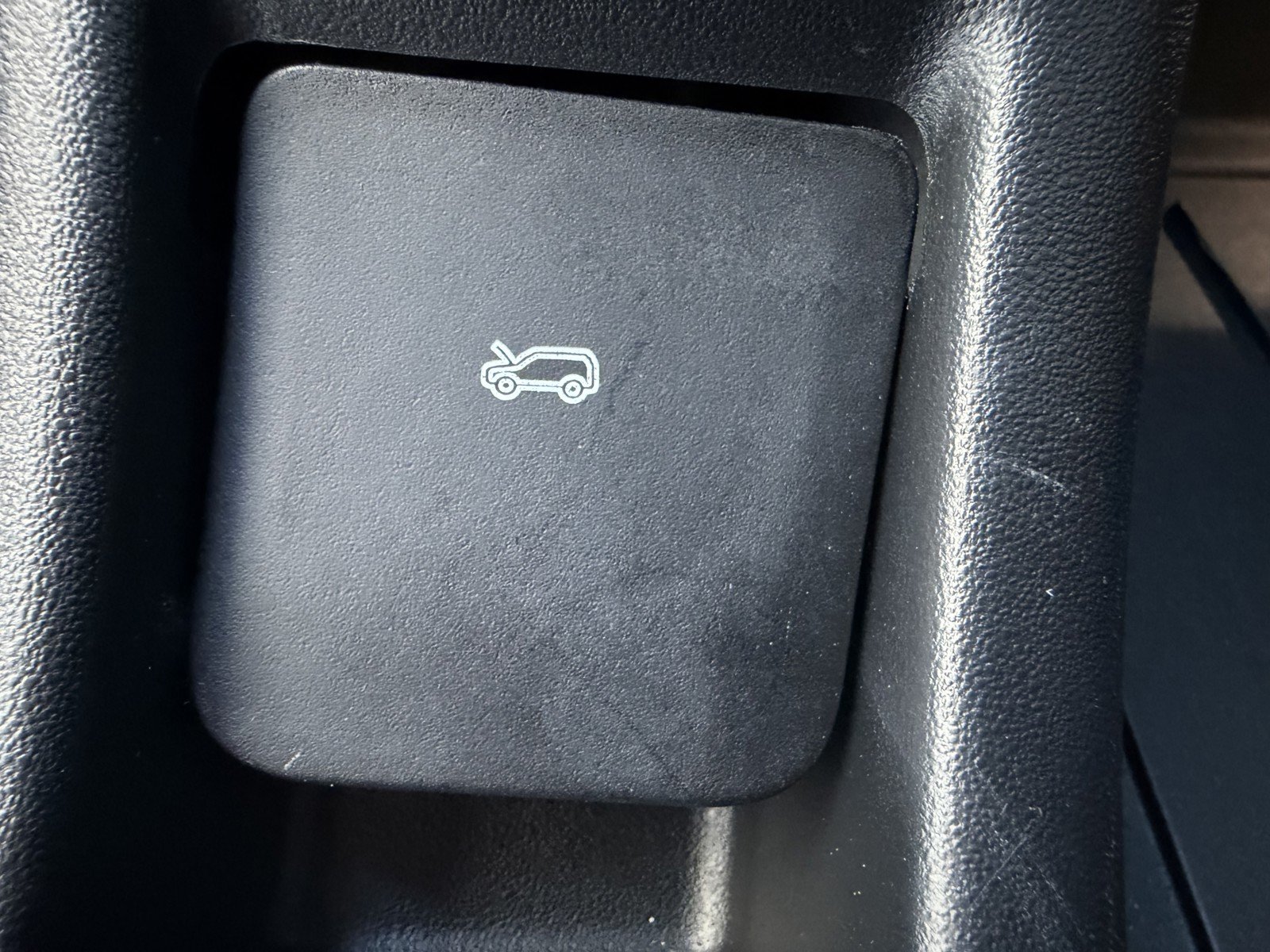 2026 Land Rover Defender V8 - Photo 23