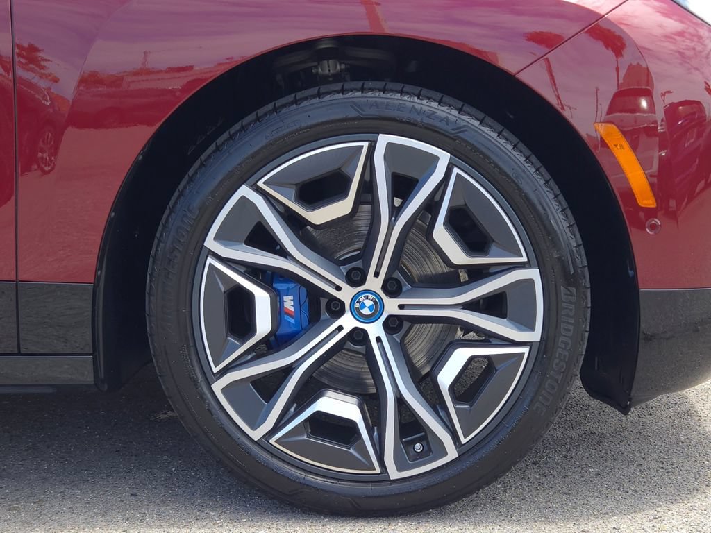 Used 2023 Aventurin Red Metallic BMW M60 image 7