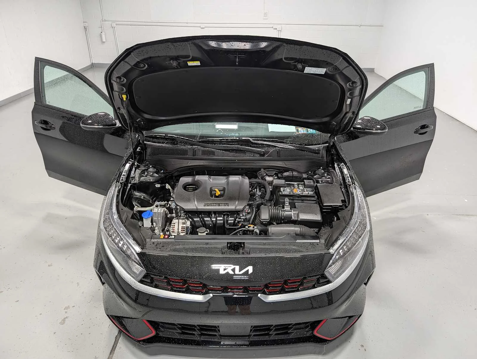 Used 2023 Aurora Black Kia GT-Line image 13