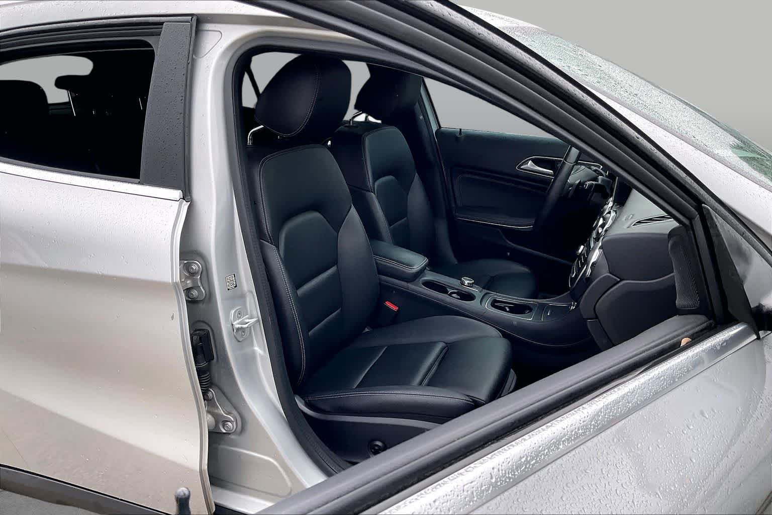 Used 2018 Polar Silver Metallic Mercedes-Benz GLA 250 image 8