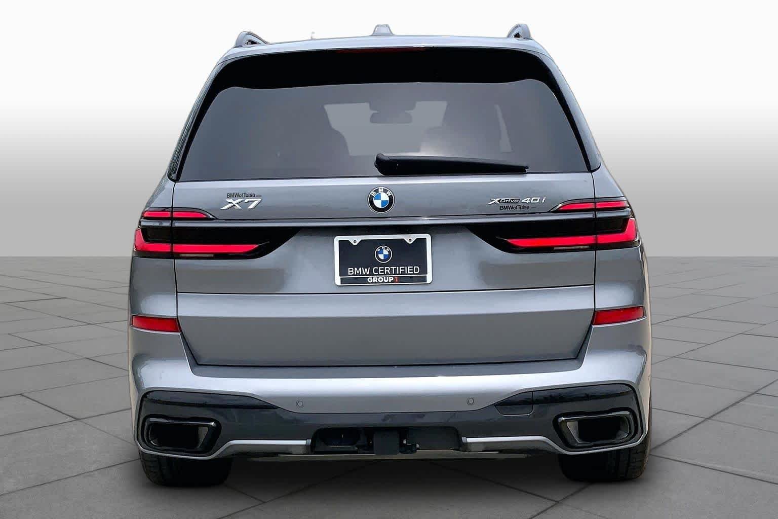 Used 2025 Skyscraper Grey Metallic BMW xDrive40i image 4