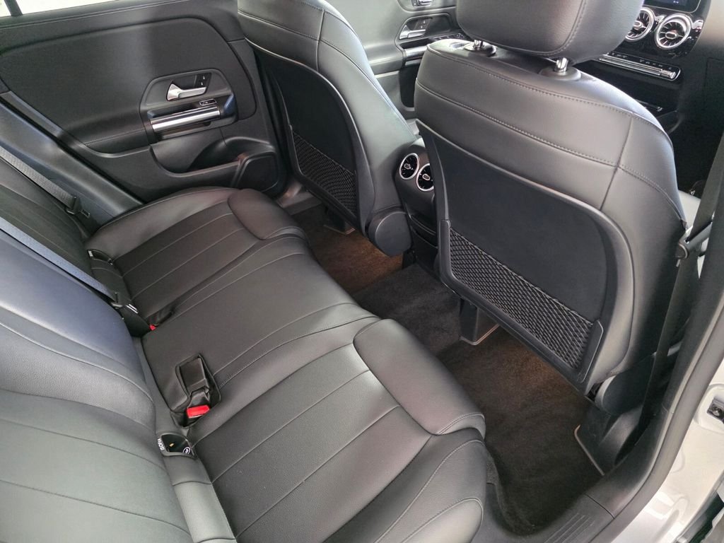 Used 2021 Silver Mercedes-Benz GLA 250 image 22