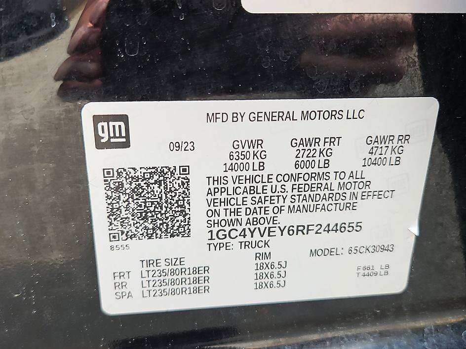 Used 2024 Black Chevrolet High Country image 27