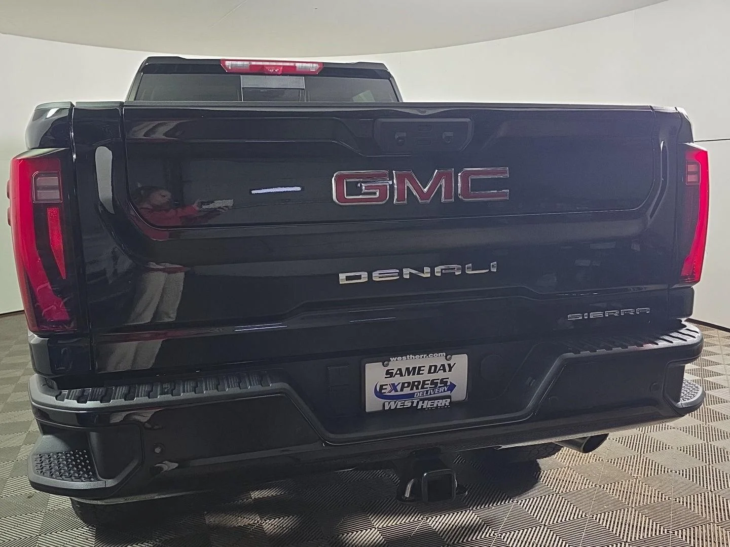 Used 2025 Onyx Black GMC Denali image 11