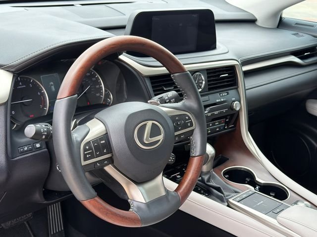 Used 2022 White Lexus 350 image 19