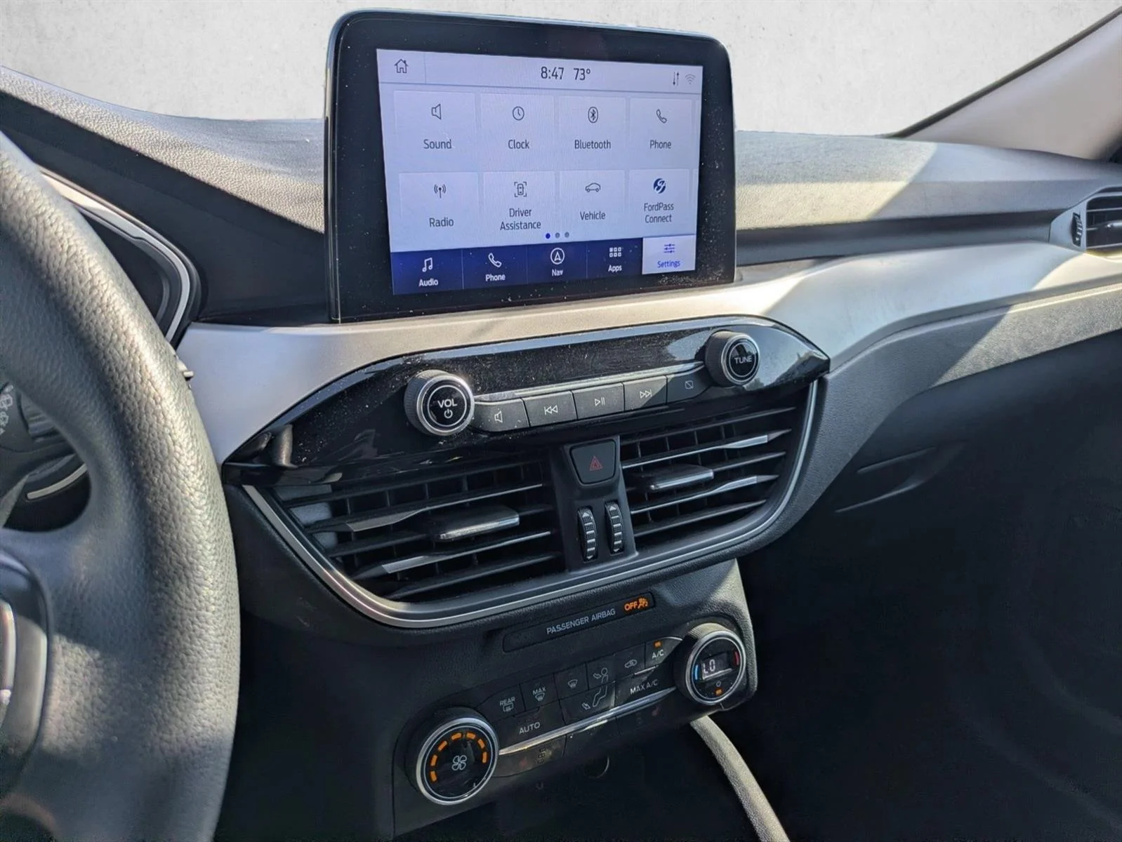 Used 2020 Agate Black Metallic Ford SE image 11