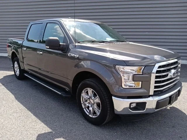 2015 Ford F-150 XLT SuperCrew 145-in's photo