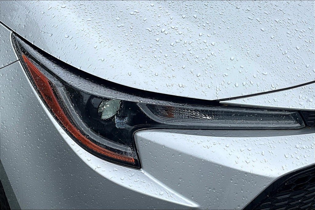 Used 2021 Silver Toyota LE image 32