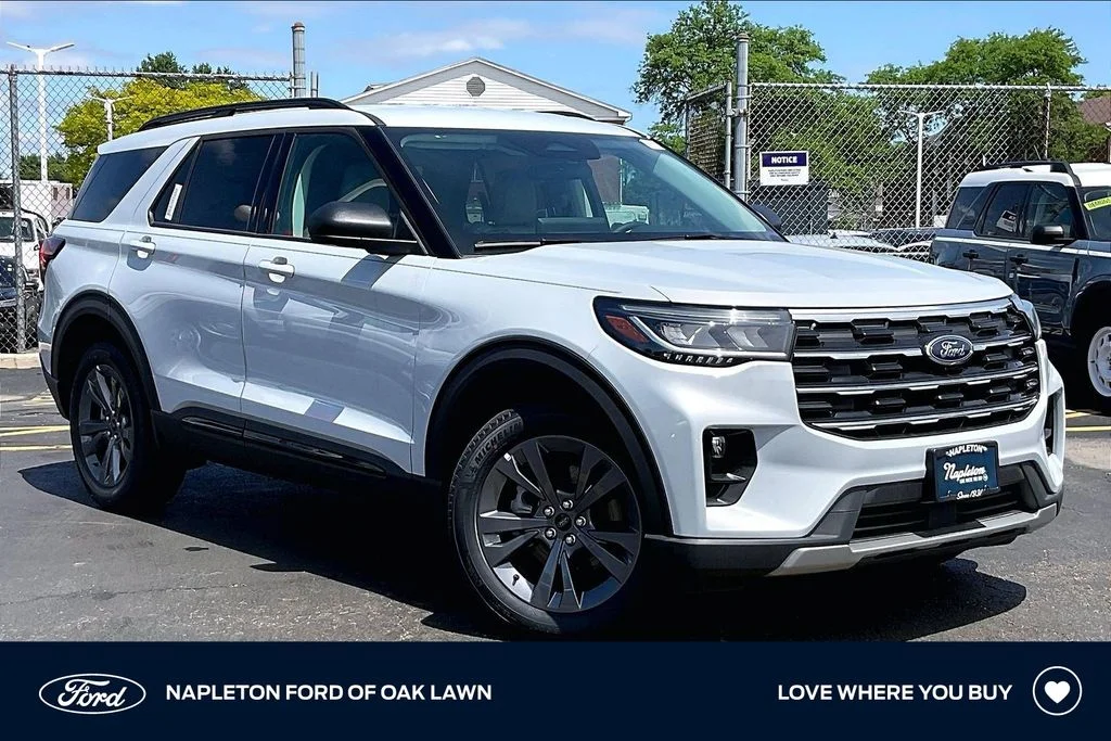 New 2026 Space White Metallic Ford Active image 1