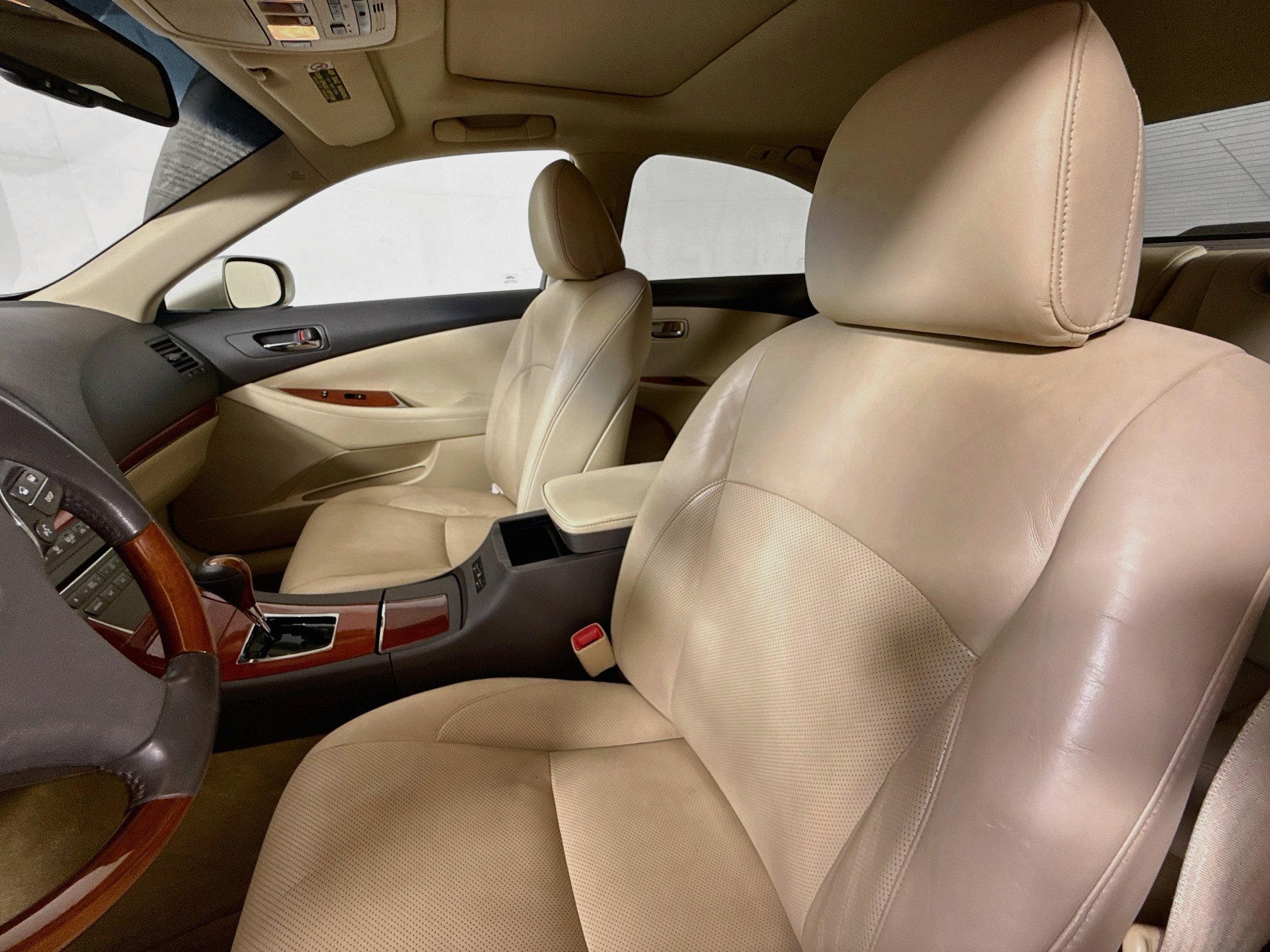 Used 2011 Satin Cashmere Metallic Lexus Base image 20
