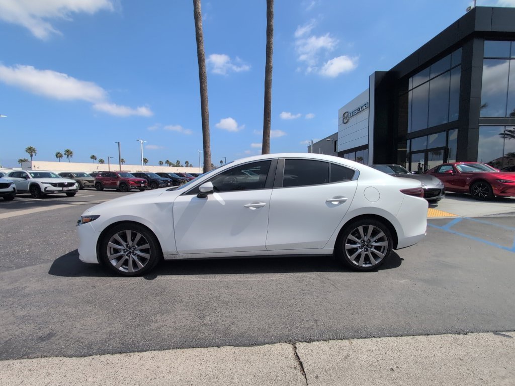 Used 2020 White Mazda Preferred image 8