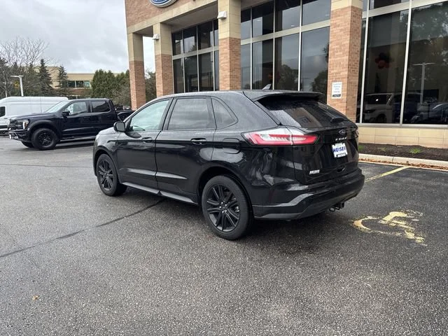 Used 2024 Agate Black Metallic Ford ST Line image 11