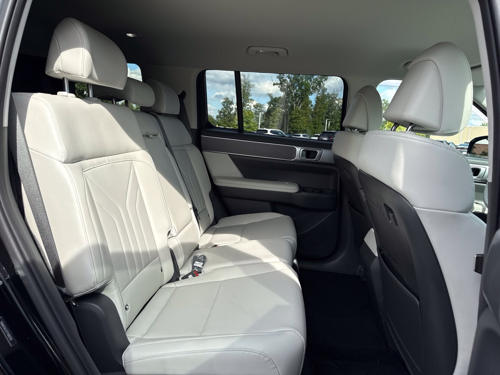 Used 2026 Black Hyundai SEL image 29