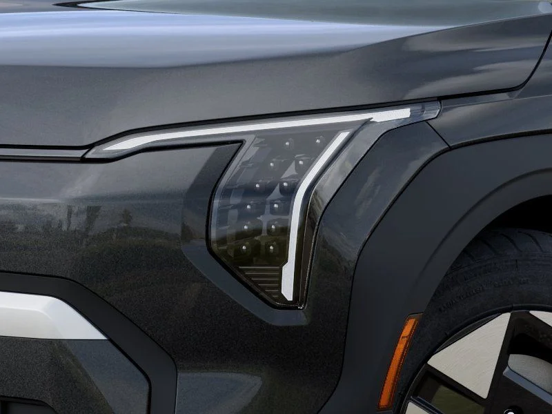 New 2027 Interstellar Gray Kia Wind image 10