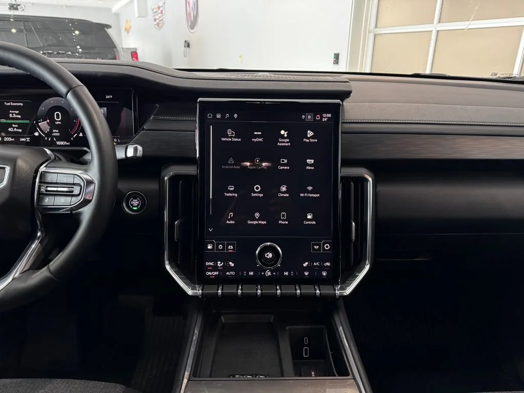 Used 2025 Sterling Metallic GMC Elevation image 18