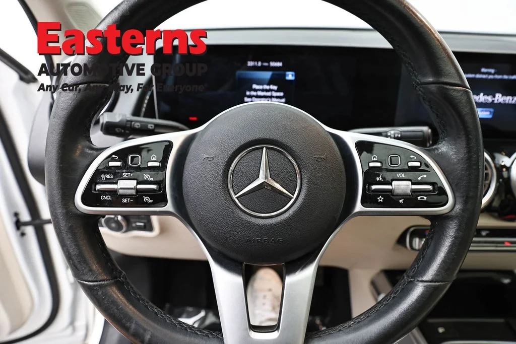 Used 2021 White Mercedes-Benz GLB 250 image 10