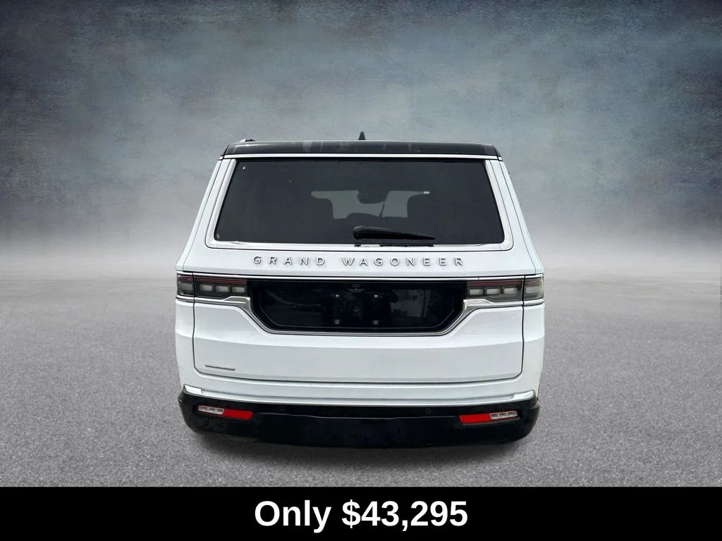 Used 2023 White Jeep Base image 4