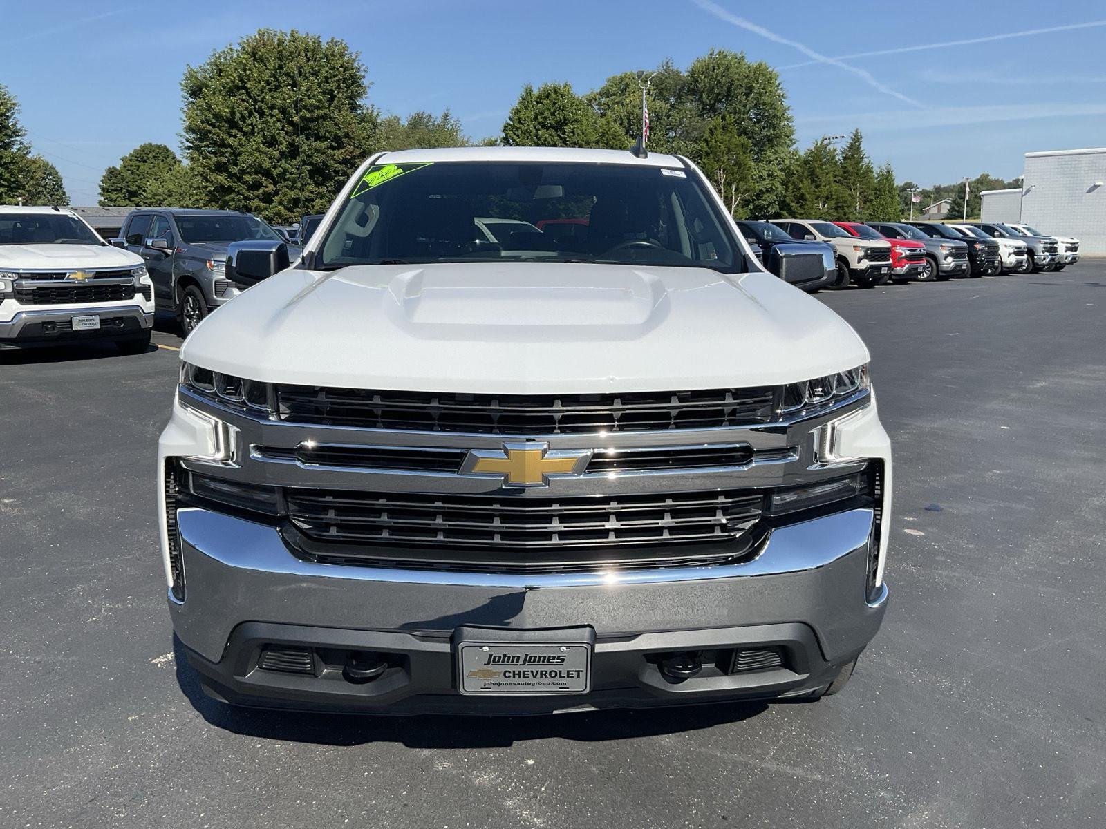 Used 2022 Summit White Chevrolet LT image 2