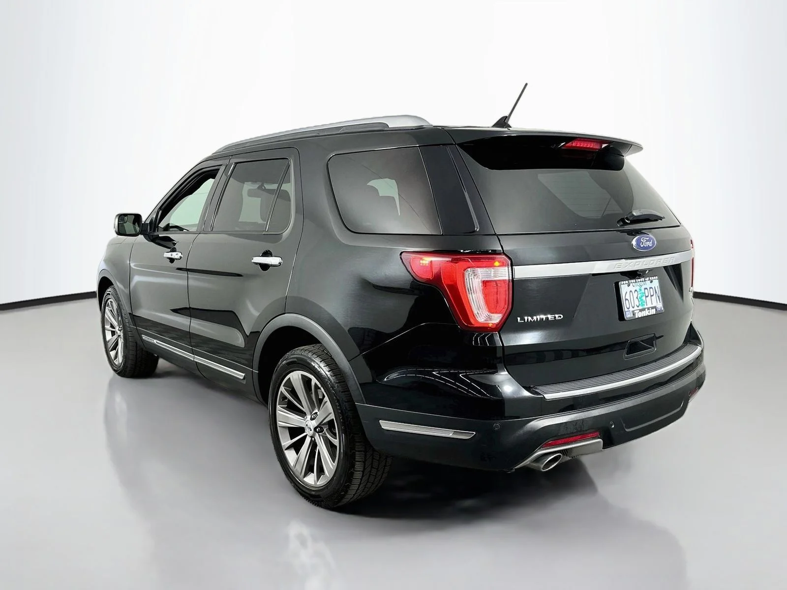Used 2018 Shadow Black Ford Limited image 6