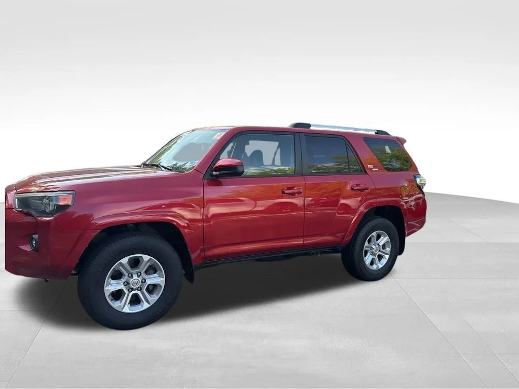 Used 2021 Bk Toyota SR5 image 24