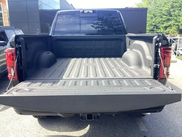 New 2026 Diamond Black Ram LARAMIE CREW CAB 4X4 6