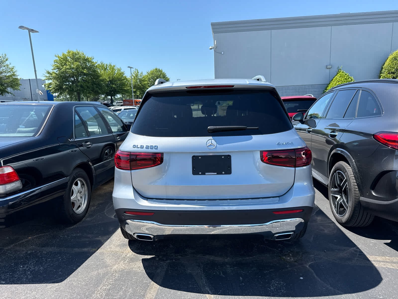 New 2026 Cirrus Silver Metallic Mercedes-Benz GLB 250 image 3