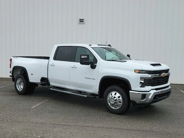 New 2026 White Chevrolet LT image 20