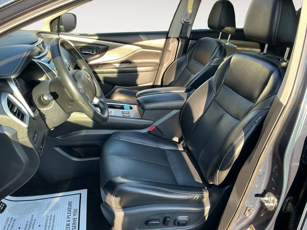 Used 2018 Blue Nissan SL image 16
